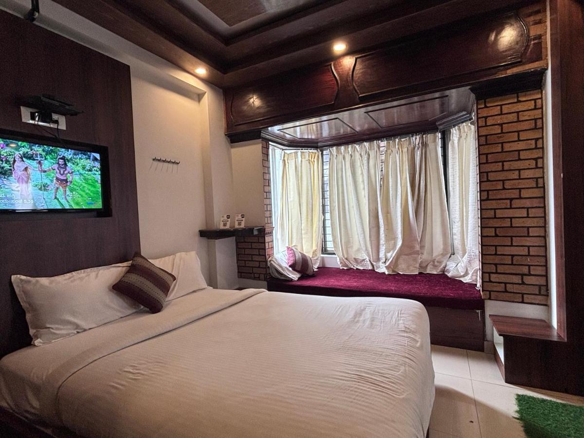 Hotel Raj Empire Mysore Exterior foto